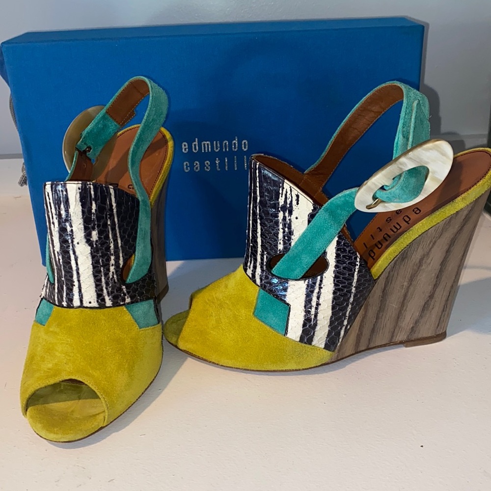 Edmundo Castillo Multi color green suede wedges